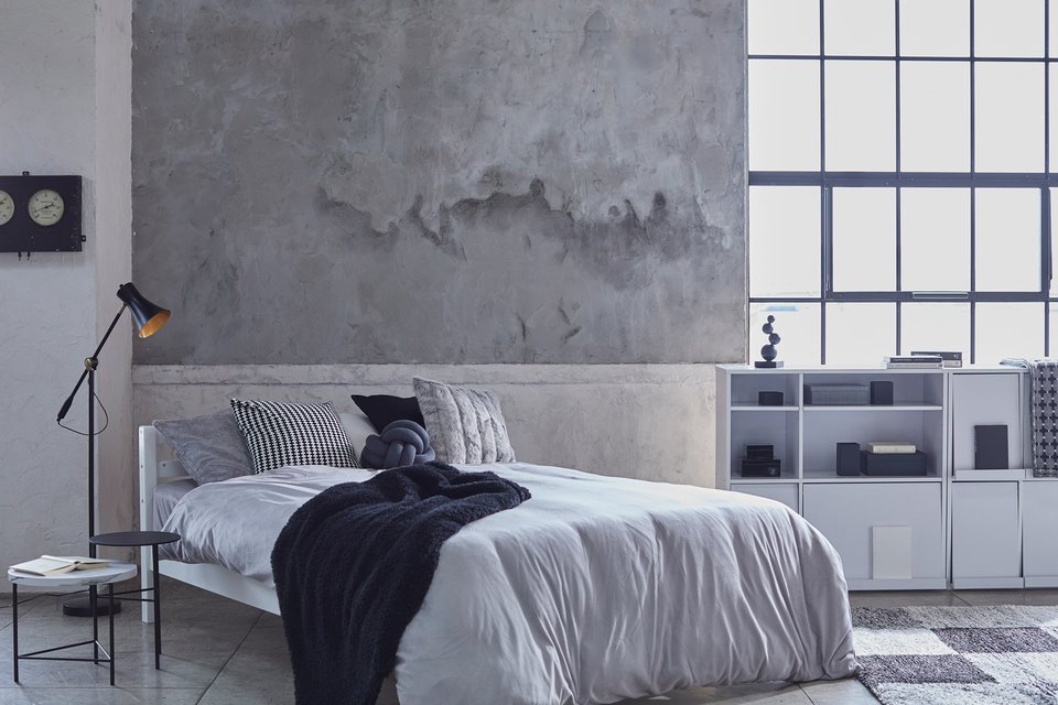 心落ち着く静かなモノトーンの寝室コーデ ルームツアー 公式 Lowya ロウヤ 家具 インテリアのオンライン通販