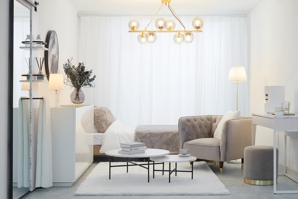 ホワイトをベースにしたホテルライクな上質空間コーデ ルームツアー 公式 Lowya ロウヤ 家具 インテリアのオンライン通販
