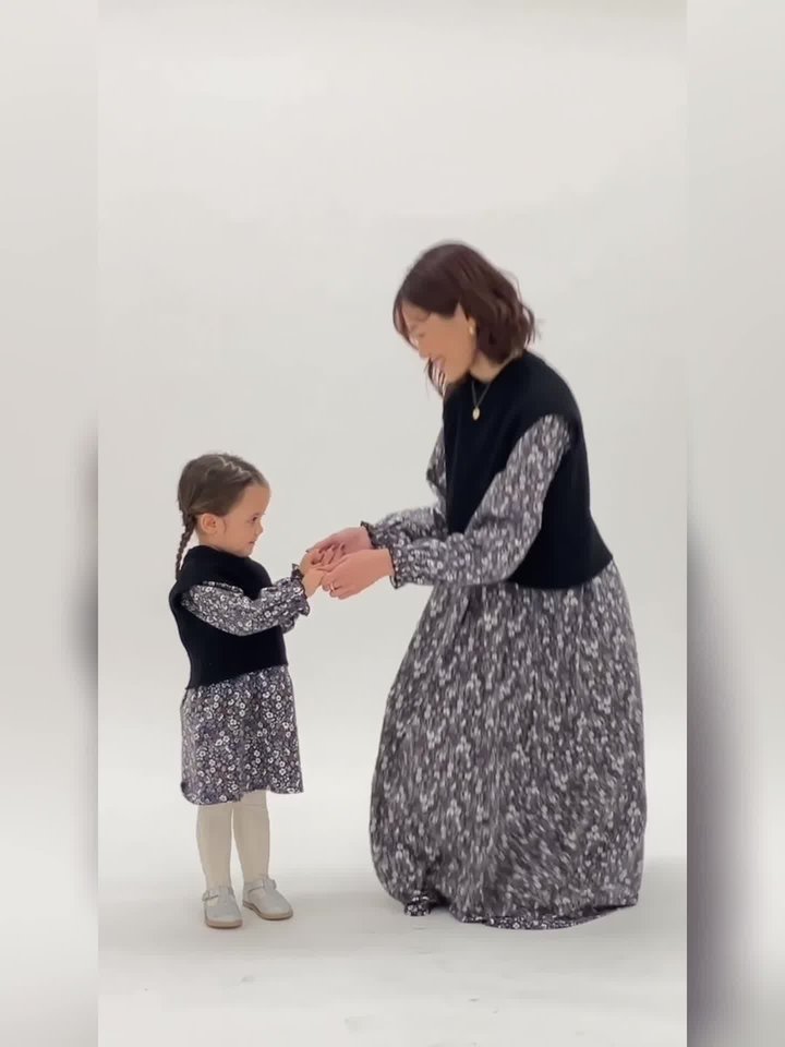 リンク】ニットベスト花ワンピセット(F 黒): 大人 - ナルミヤ