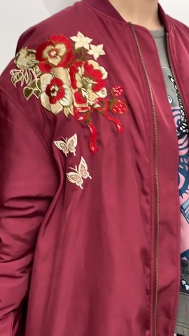 【10月下旬頃発送予定】迷子のネコと花蝶刺繍 中綿入りブルゾン