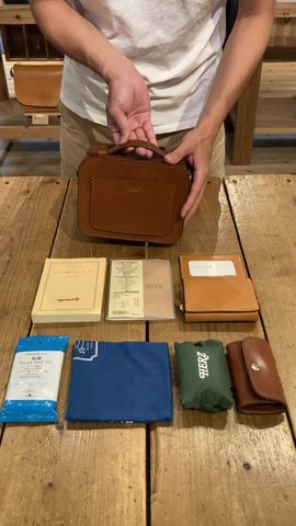 小さな道具箱のような箱型2wayミニショルダーポシェット / 革鞄のHERZ