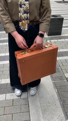 アンティークでレトロな本革のレザートランク「革鞄のHERZ アンティークでレトロな本革のレザートランク「革鞄のHERZ