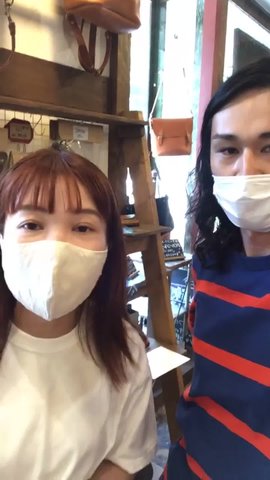 ハードレザーで一枚革仕上げの脱着式ショルダーストラップ「革鞄